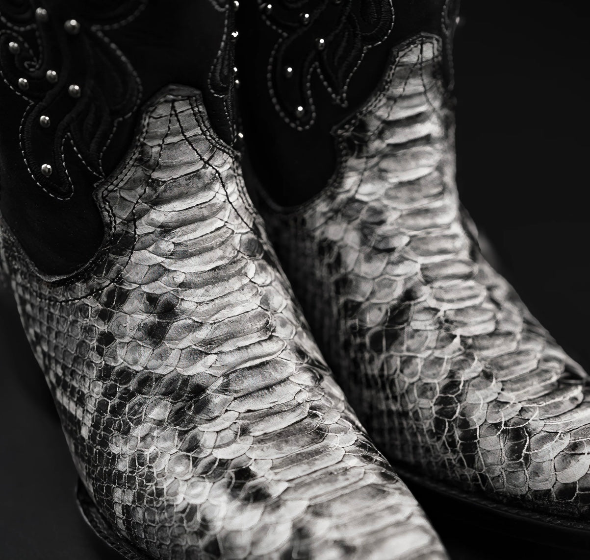 WOMEN'S BLACK WIDOW PYTHON TRIBUTE SNIP TOE