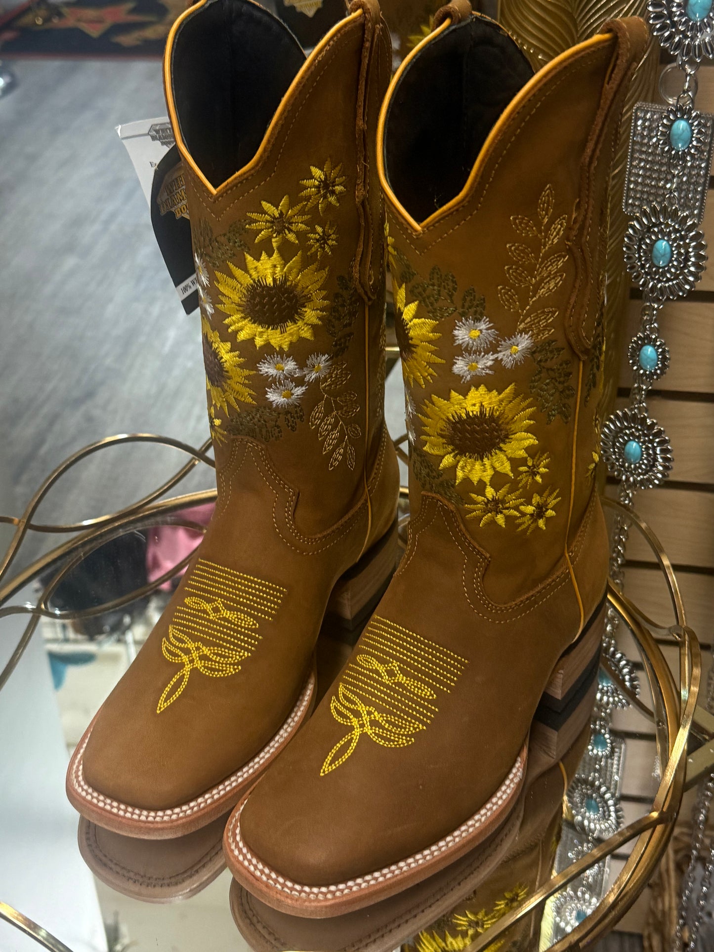 Wd Girasol- Women’s Square-toe Boots Honey
