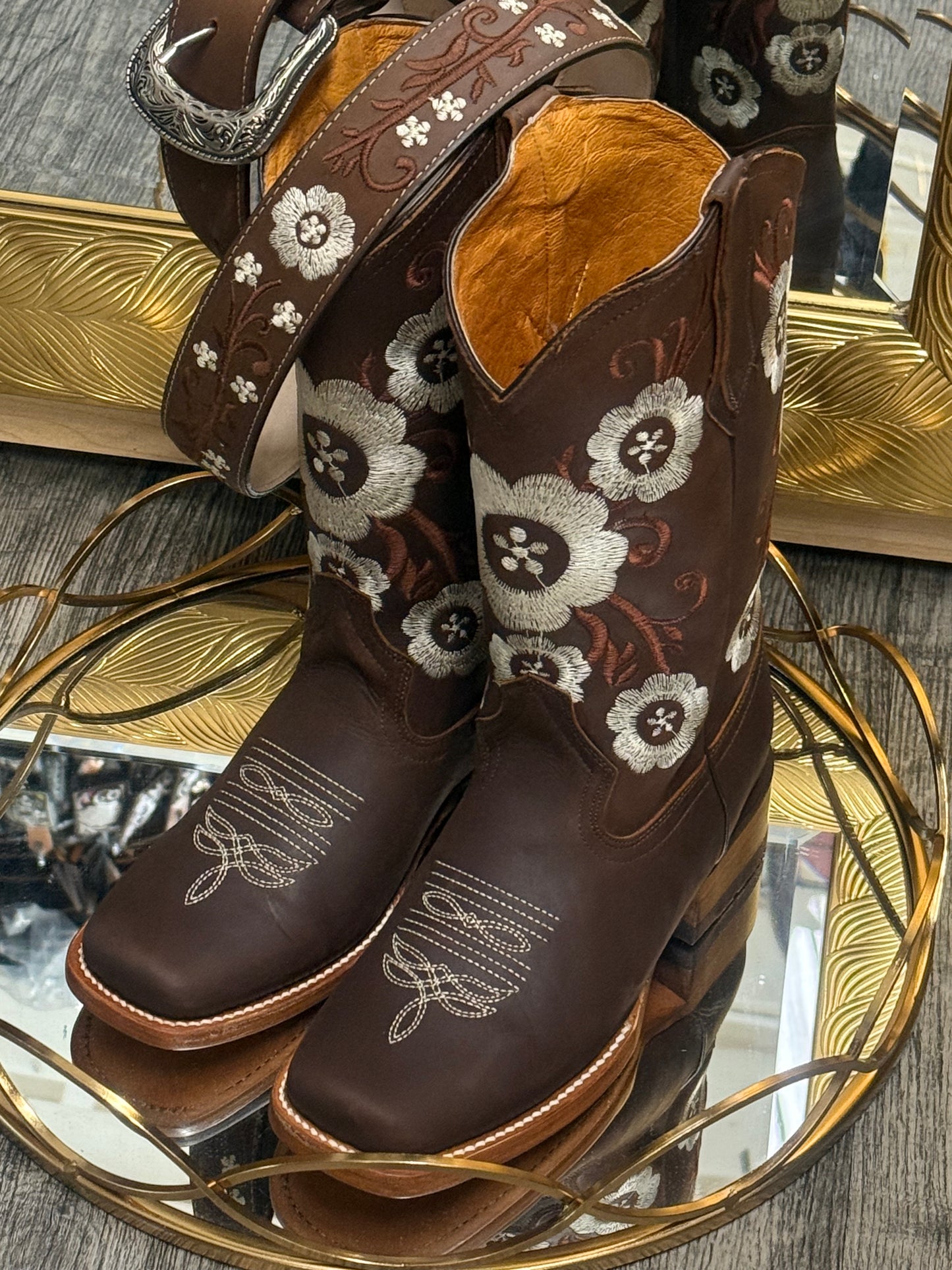 Camila Set Boots & Belt