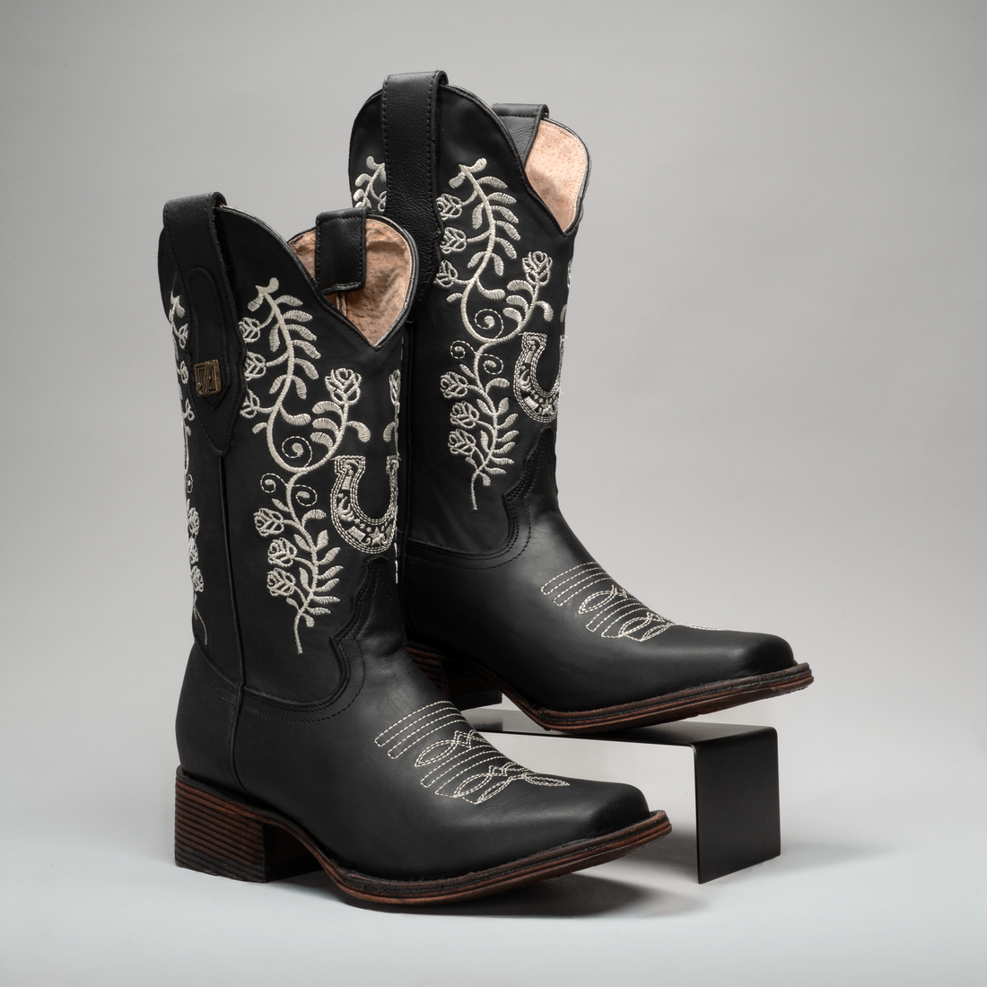 HERRADURA| WOMEN'S EMBROIDERED SQUARE TOE COWBOY BOOTS BLACK
