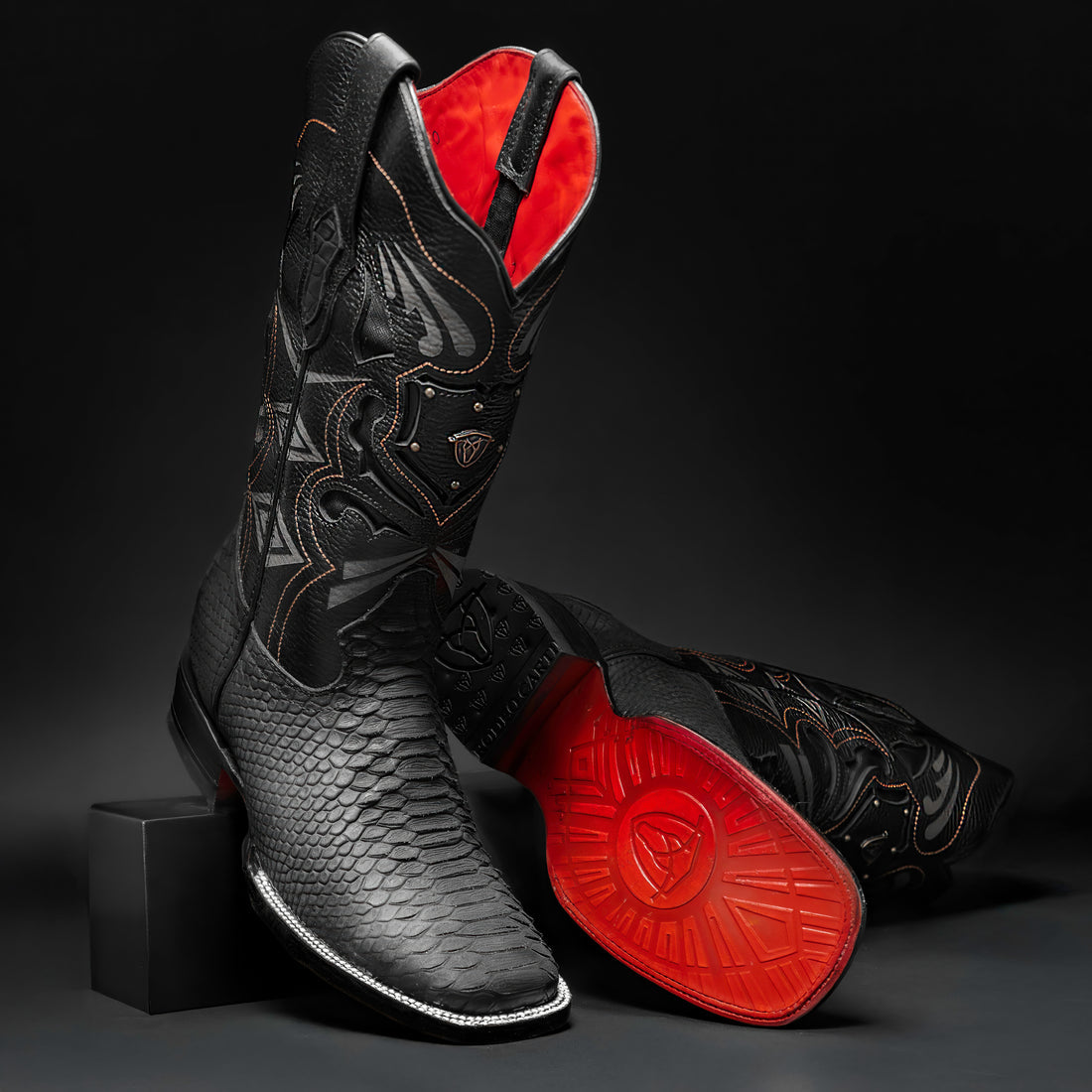 WOMEN'S BLACK MAMBA PYTHON TRIBUTE SQUARE TOE
