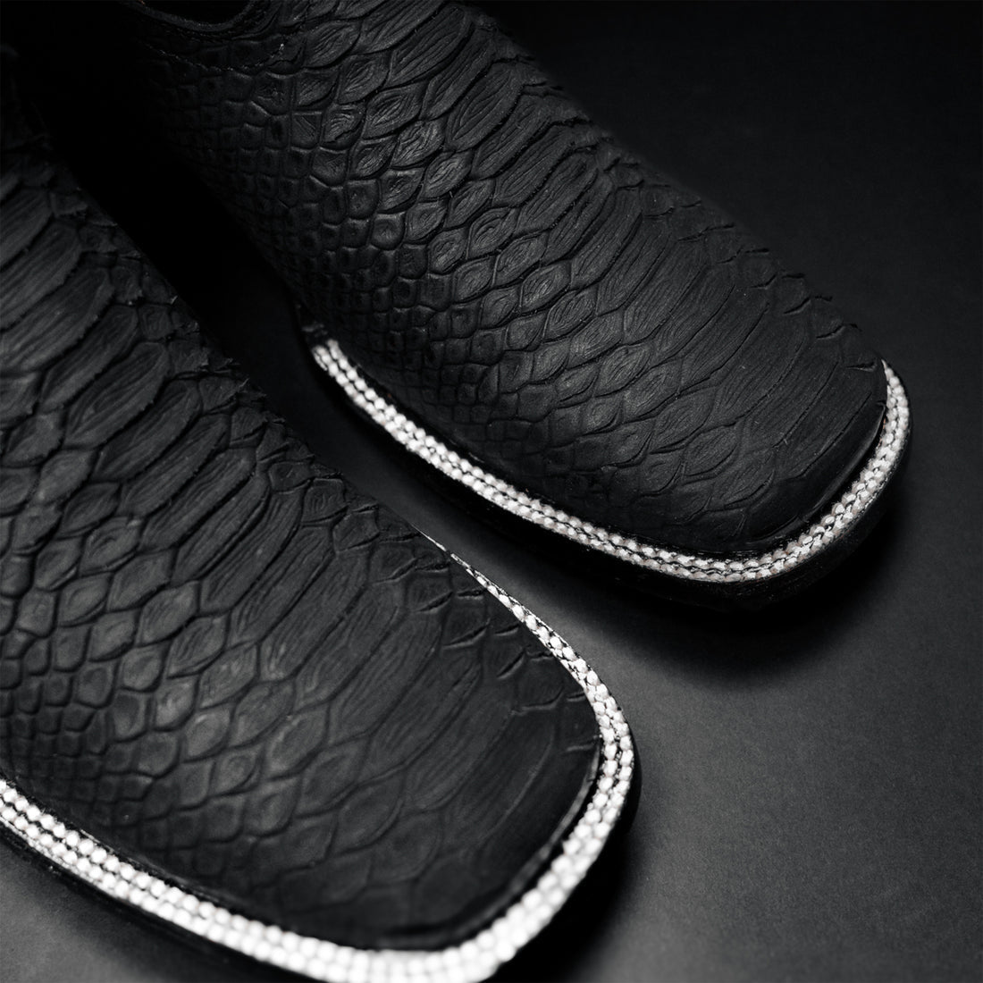 WOMEN'S BLACK MAMBA PYTHON TRIBUTE SQUARE TOE