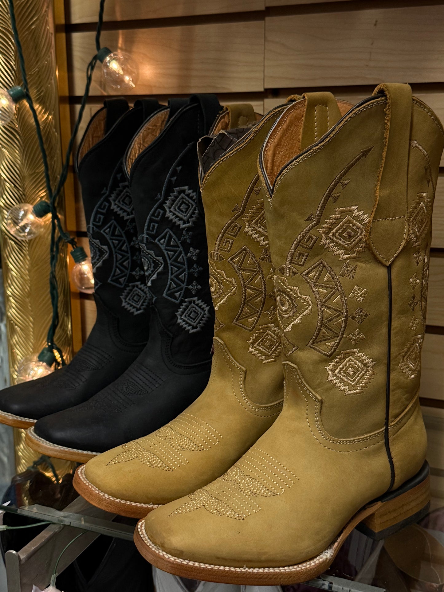 Nicte| Square Toe Boots