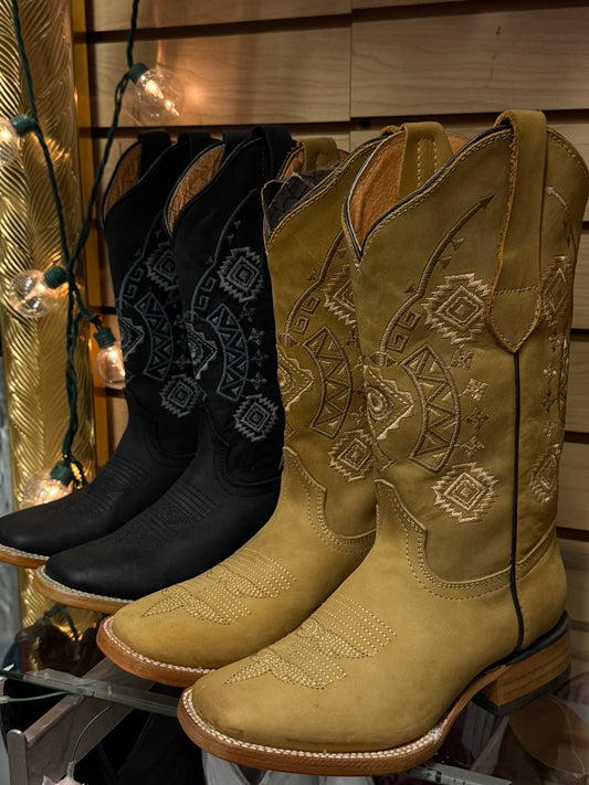 Nicte| Square Toe Boots