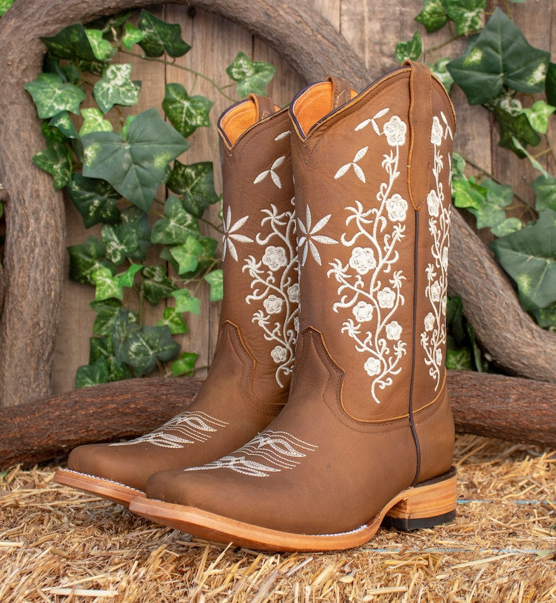 Coqueta Boots (Tan)