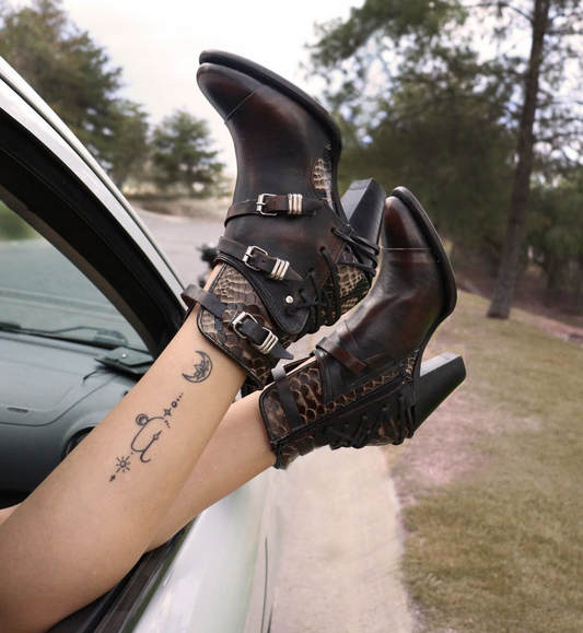 Crue All Leather Round Toe Short Boots (Desert)