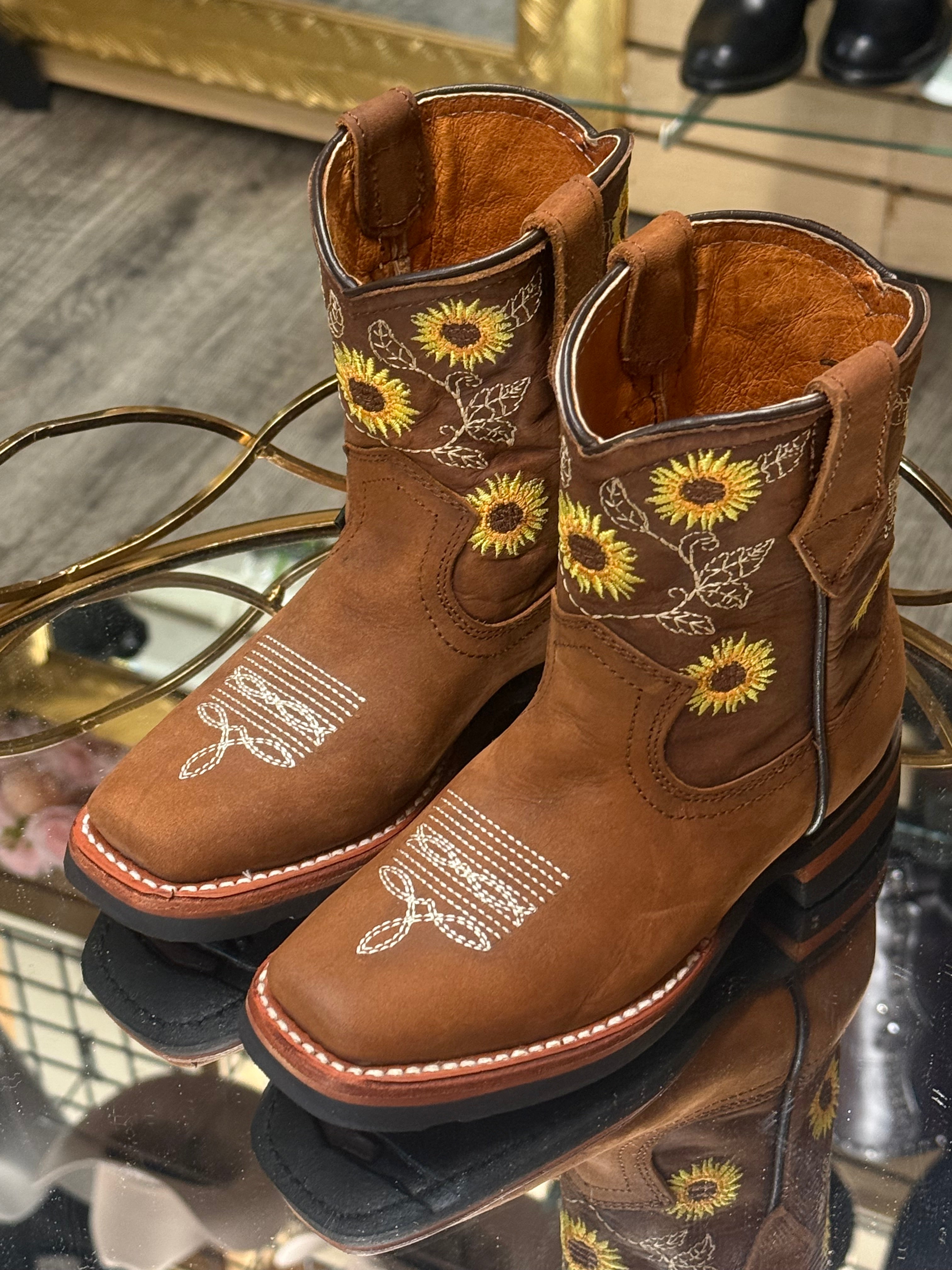 Mirasol | SquareToe Girls Boots