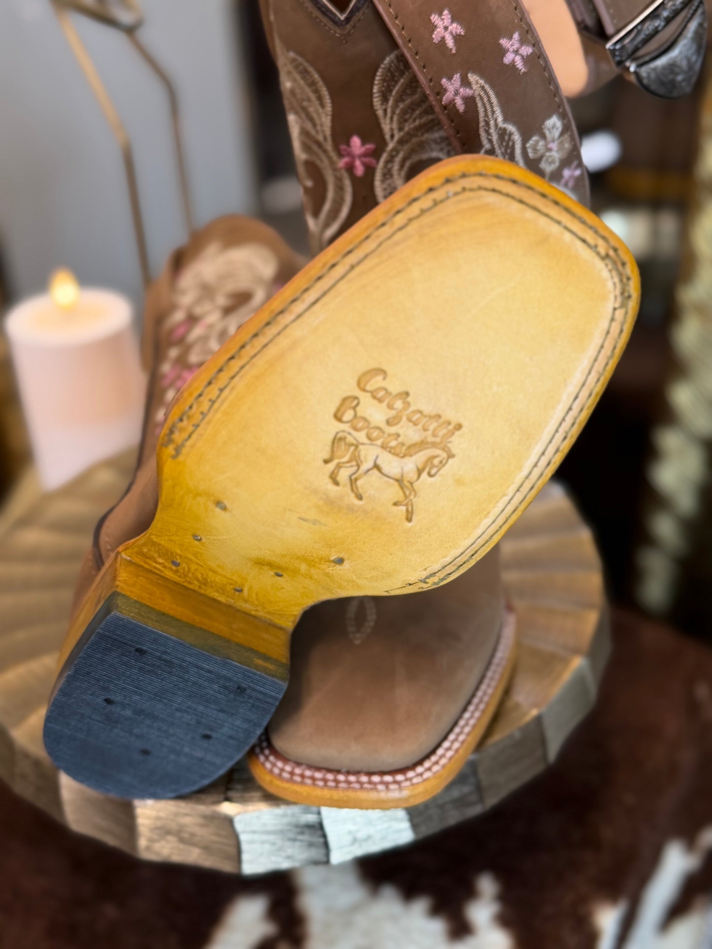 Sarahi Women’s Boots and Belt Set