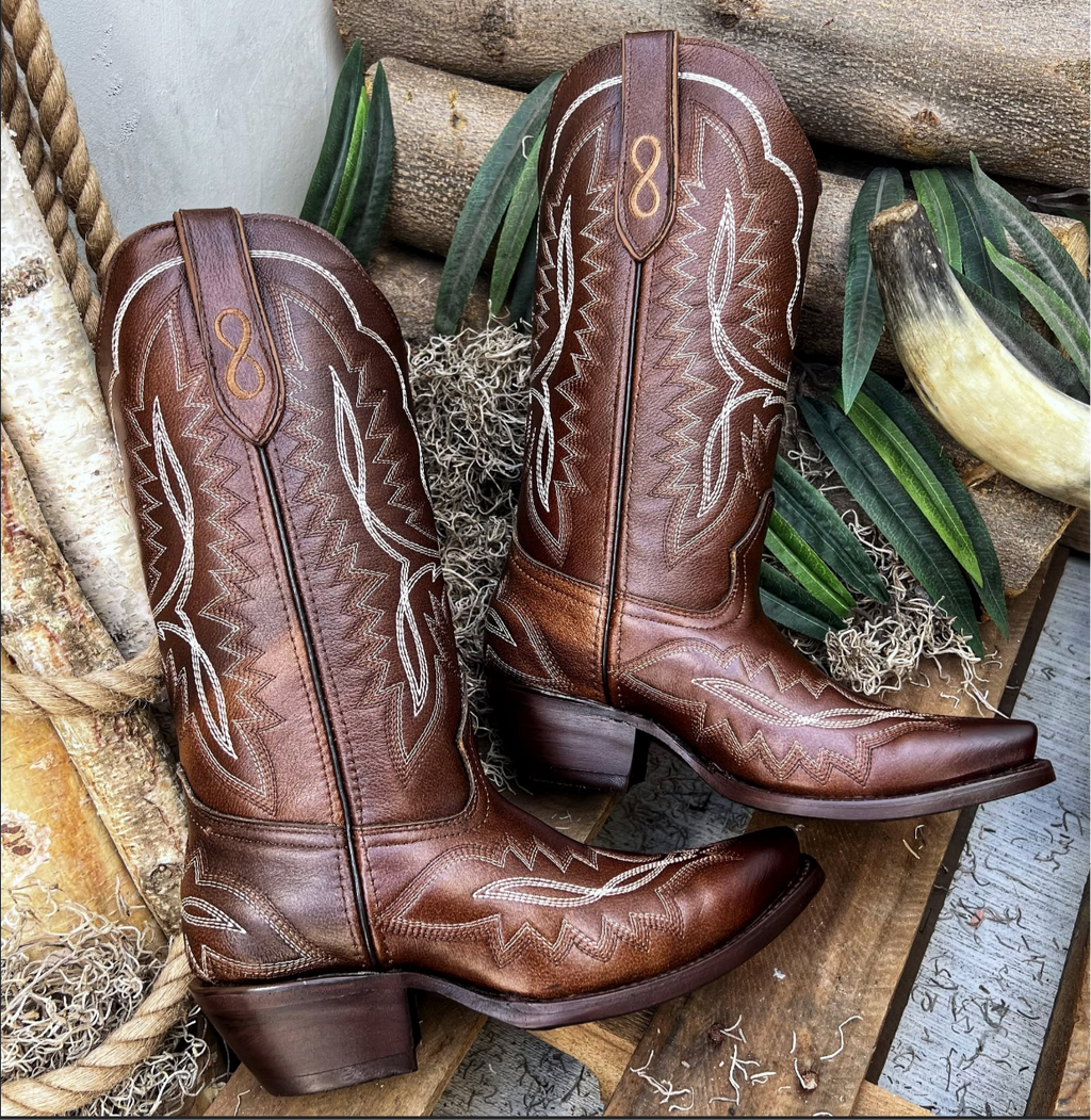 Amelia Brown Woman Boots Snip Toe