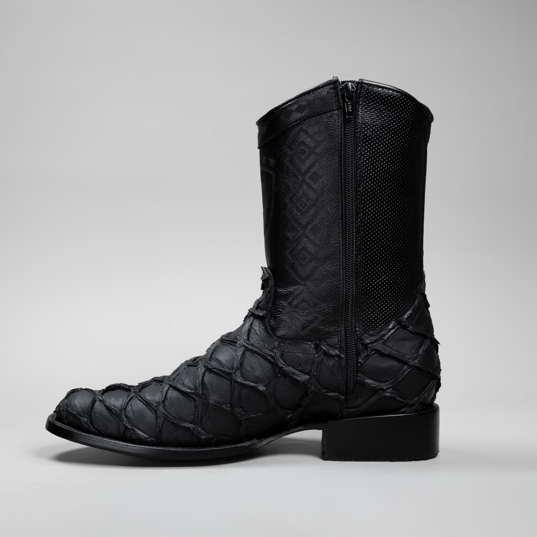 MEN'S PIRARUCU MONSTER FISH ROUND TOE COWBOY BOOTS