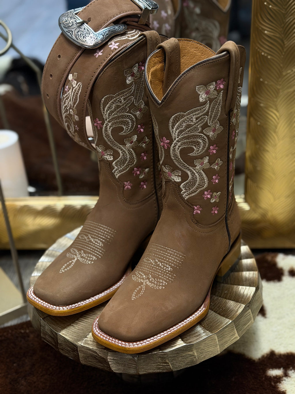 Sarahi Pink Women’s Boots and Belt Set