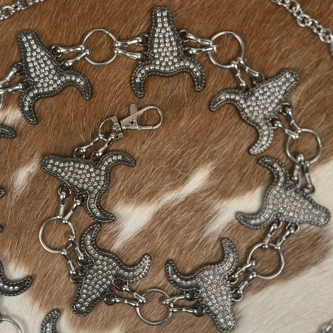 WOMEN’S WESTERN STYLE RHINESTONE BULL HEAD CONCHO CHAIN BELT