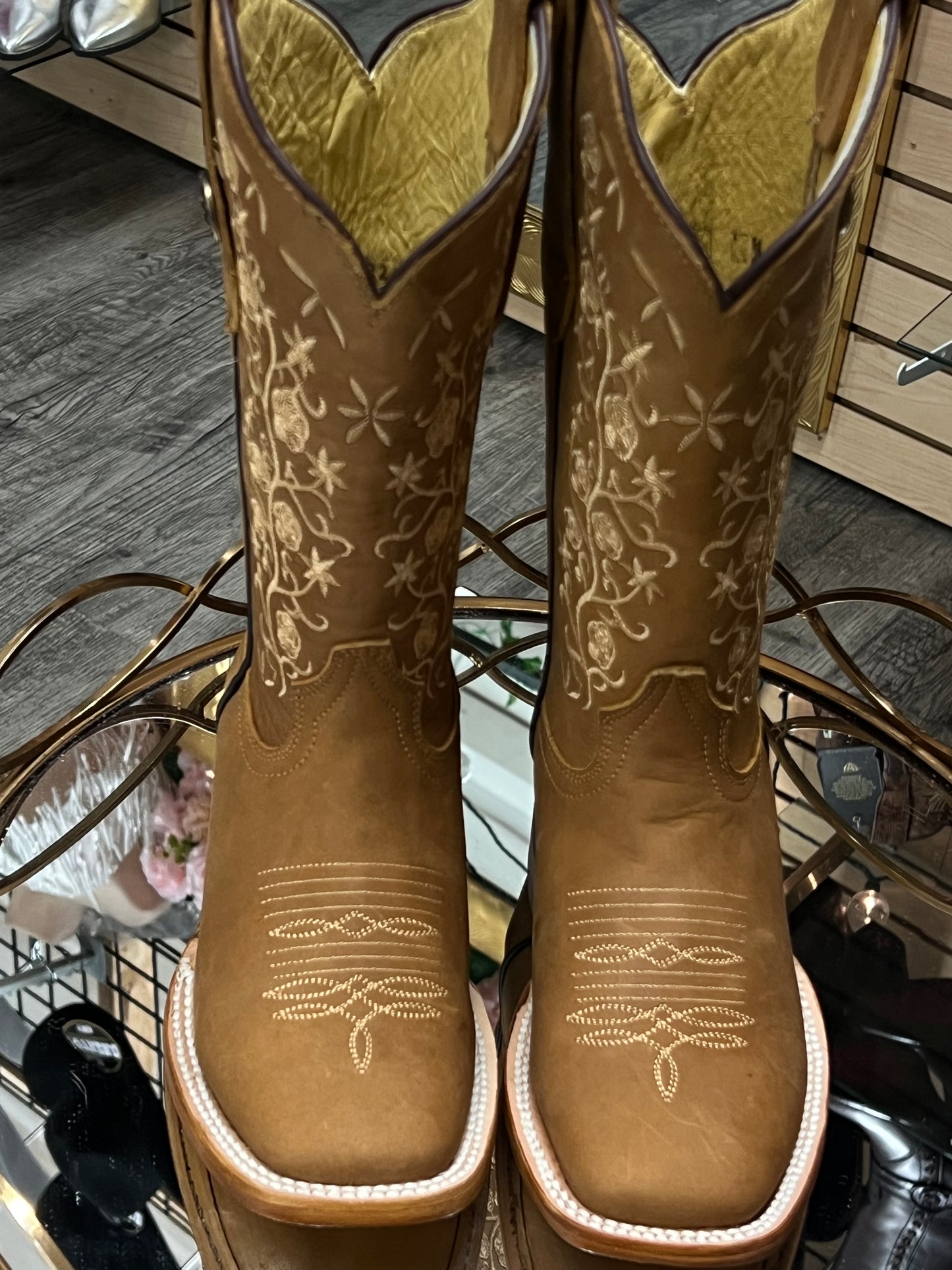 Jazmín Boots Square Toe Boots Tan