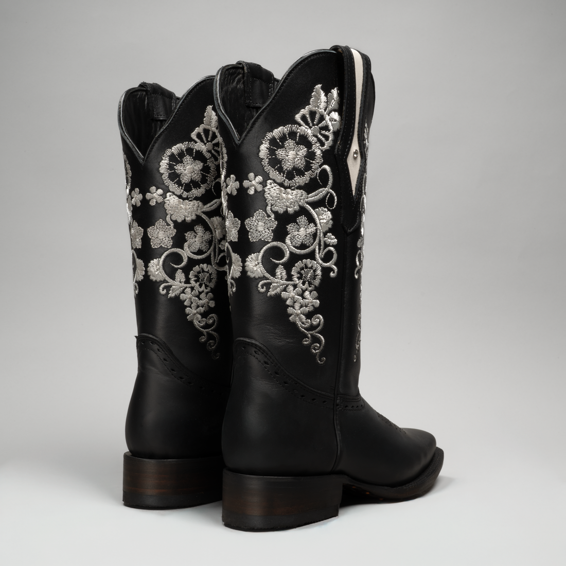 WOMEN'S EMBROIDERED SQUARE TOE COWBOY BOOTS AND BELT COMBO