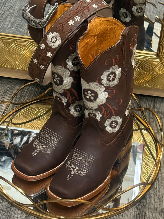 Camila Set Boots & Belt
