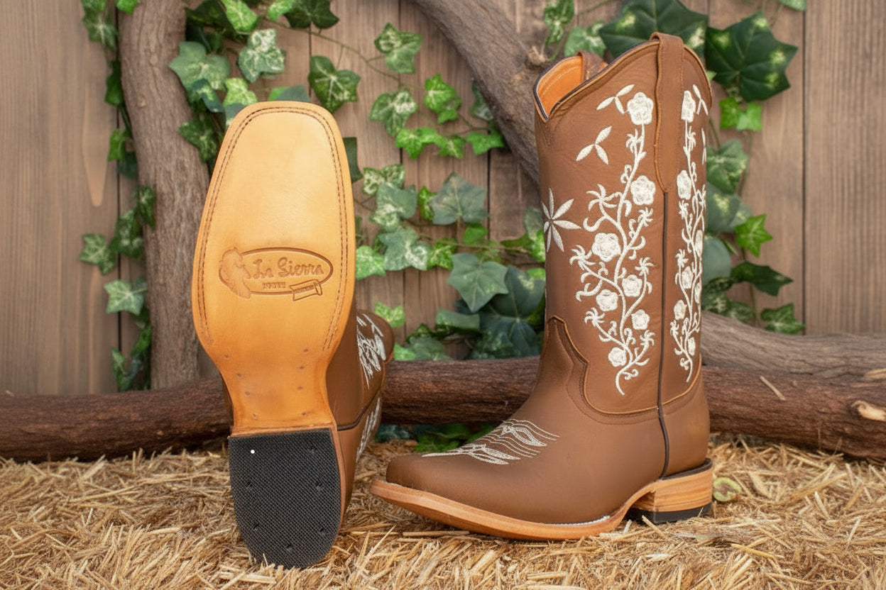 Coqueta Boots (Tan)