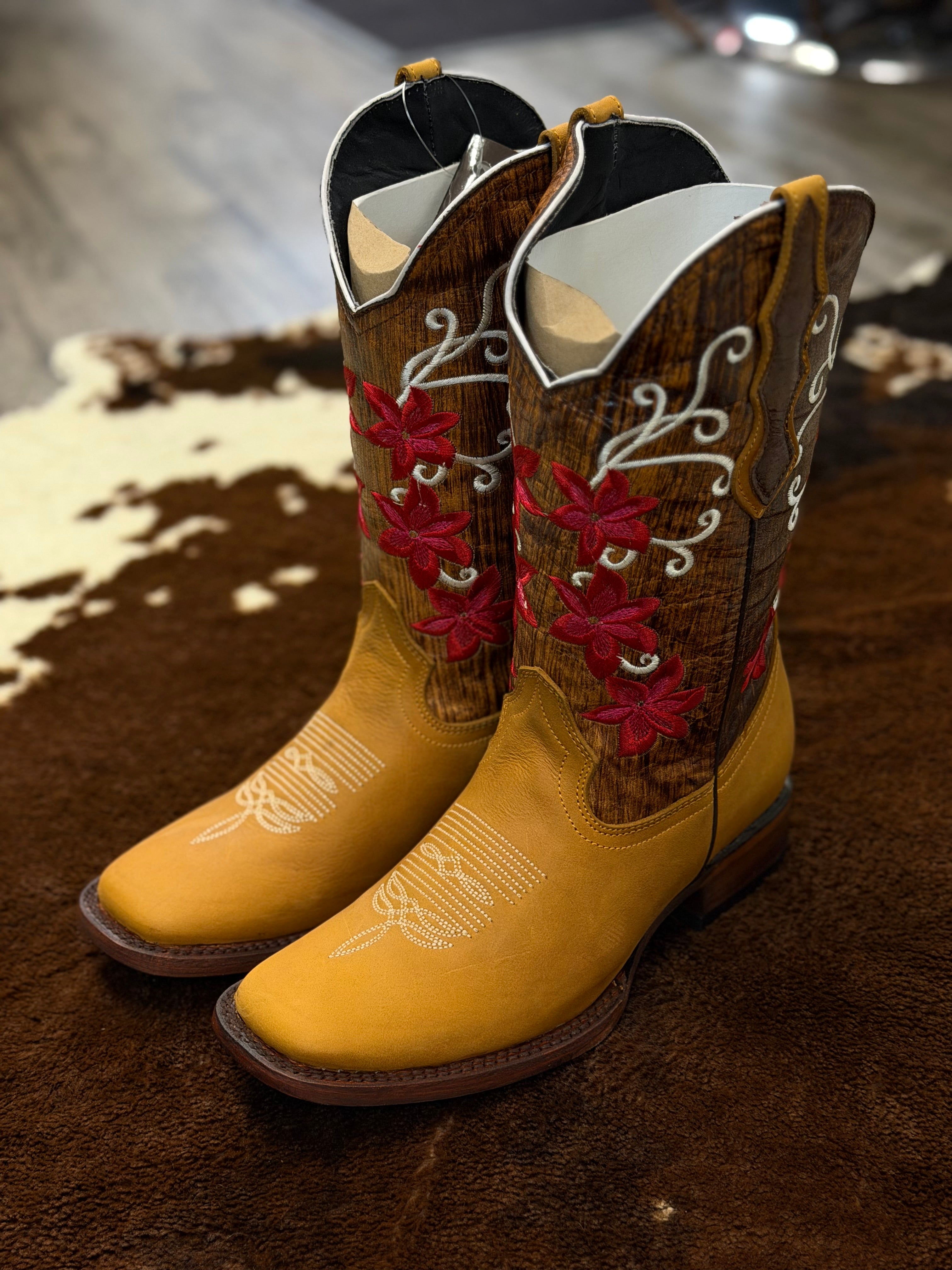 Bogambilia Women’s Square Toe Boots