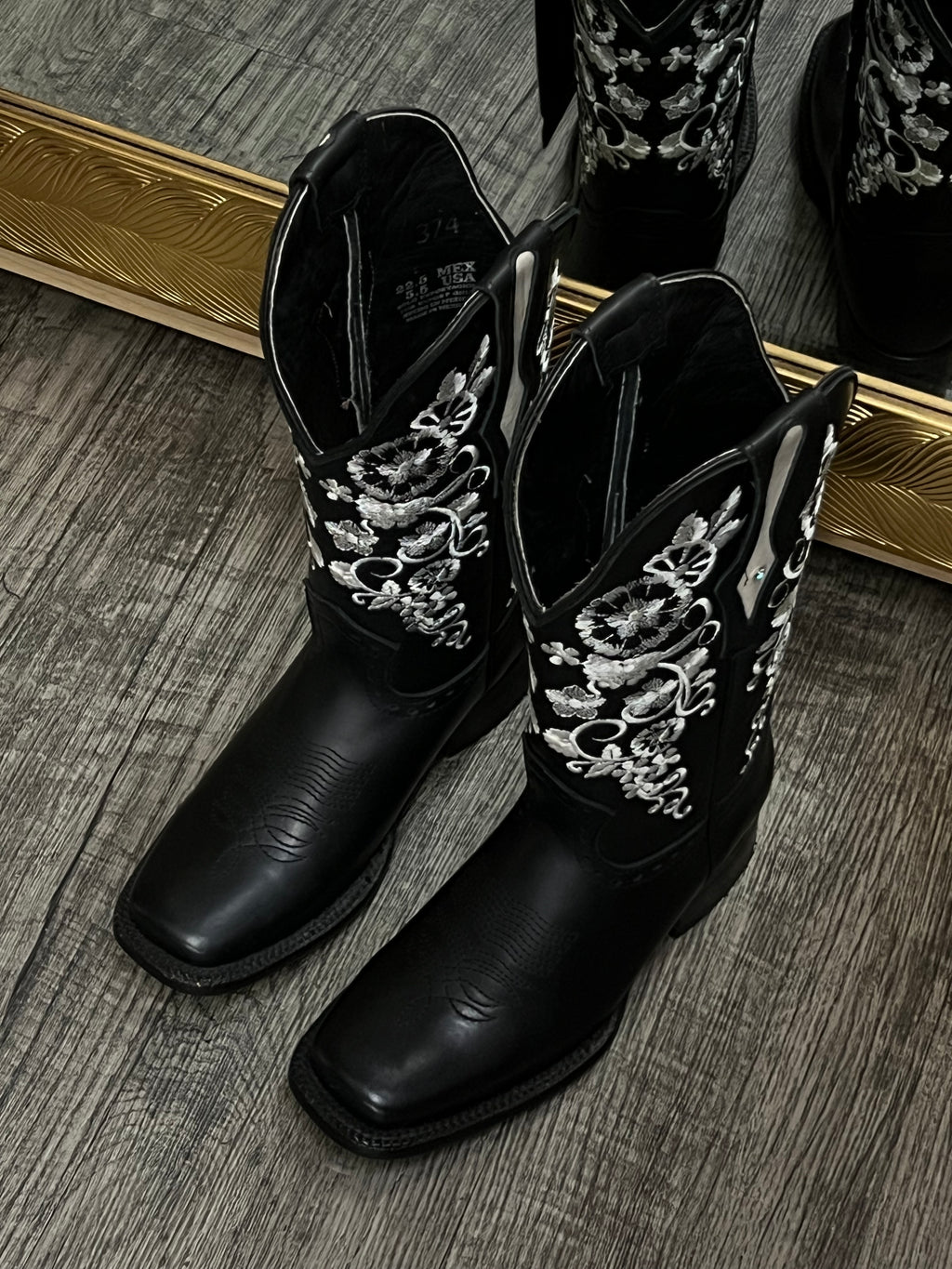 Florence Women’s Square Toe Boots