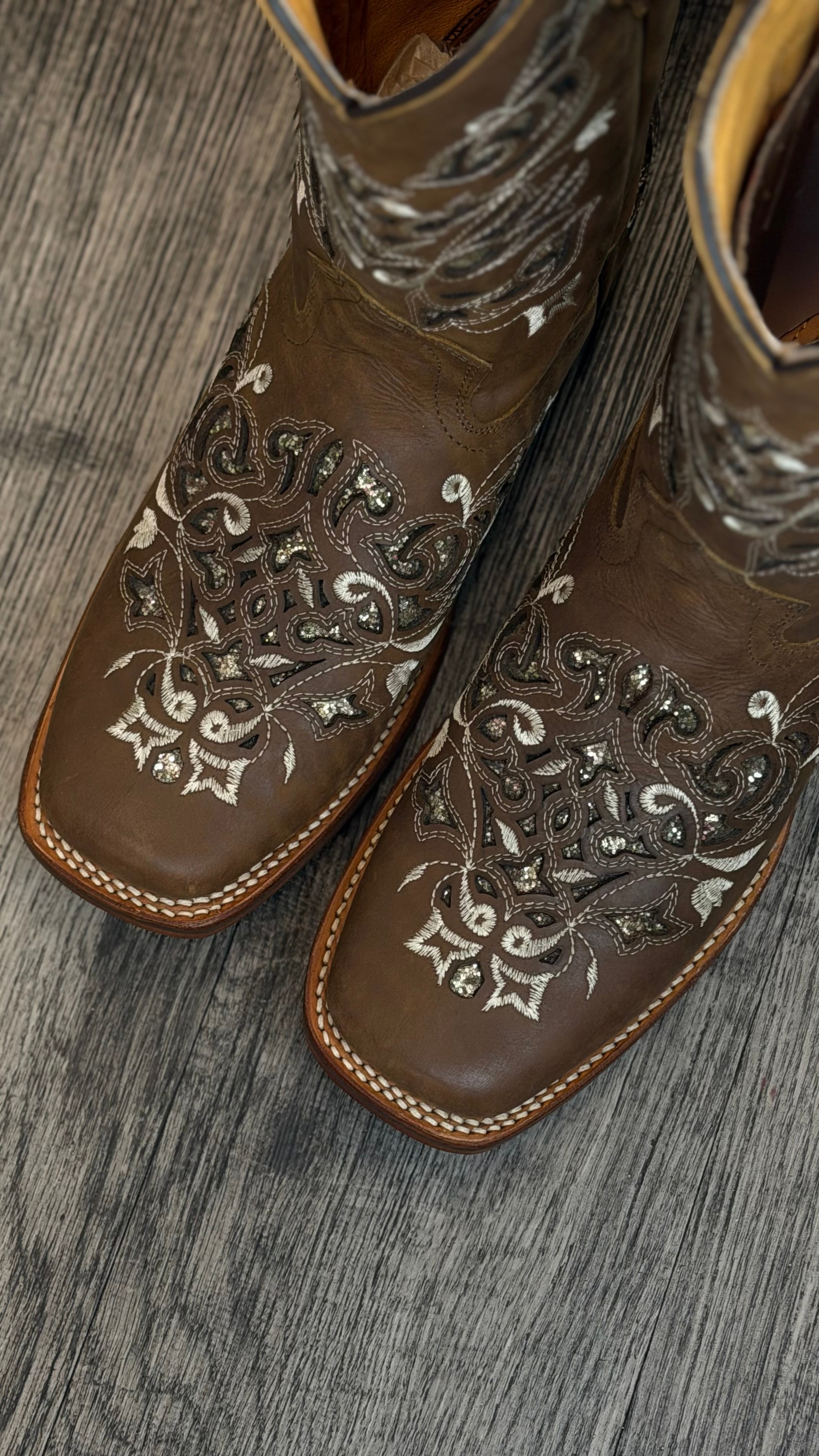 Chica Dorada Boots(Tan)