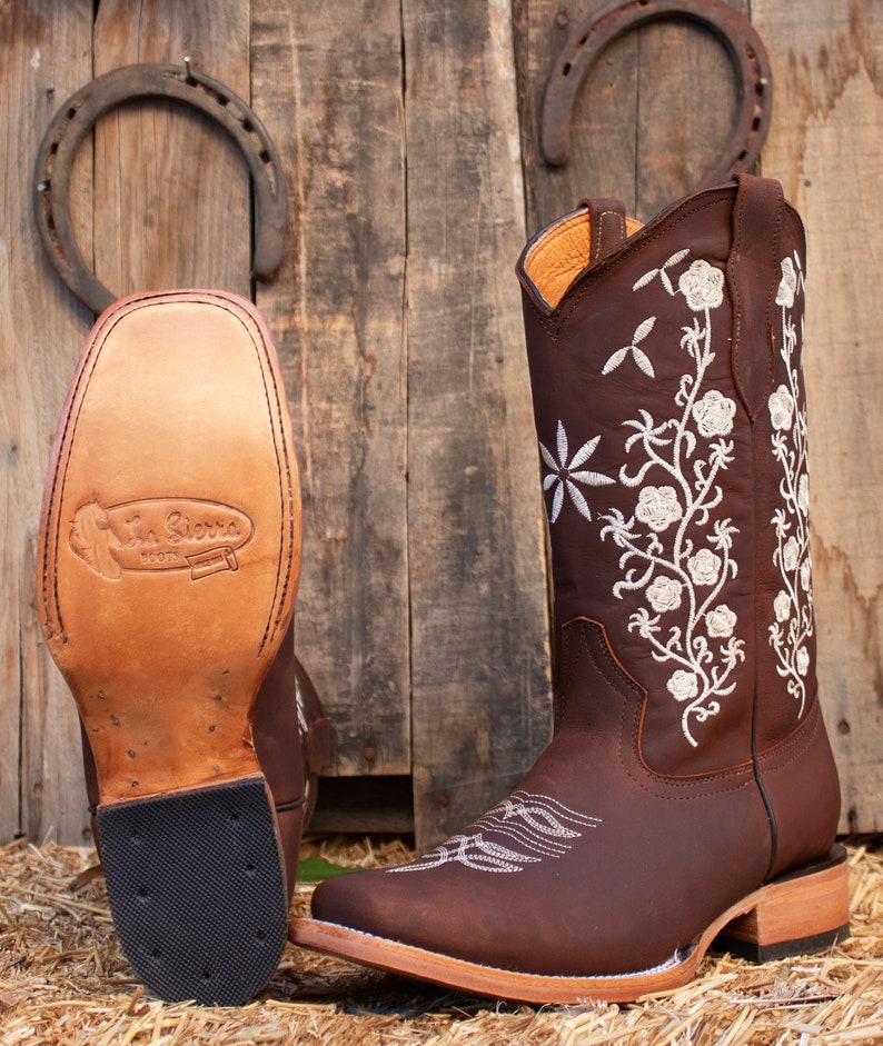 Coqueta  | Women’s Square Toe Boots Brown