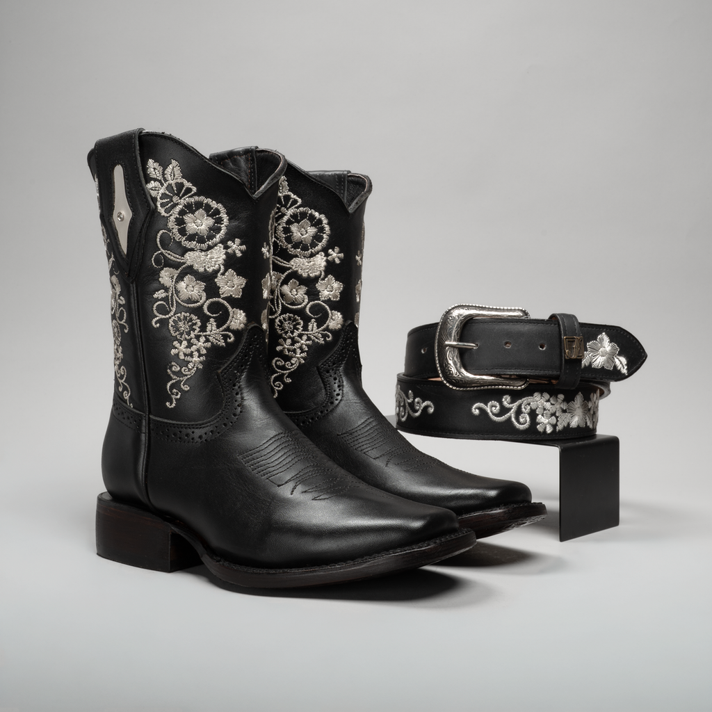 WOMEN'S EMBROIDERED SQUARE TOE COWBOY SHORT BOOTS AND BELT COMBO